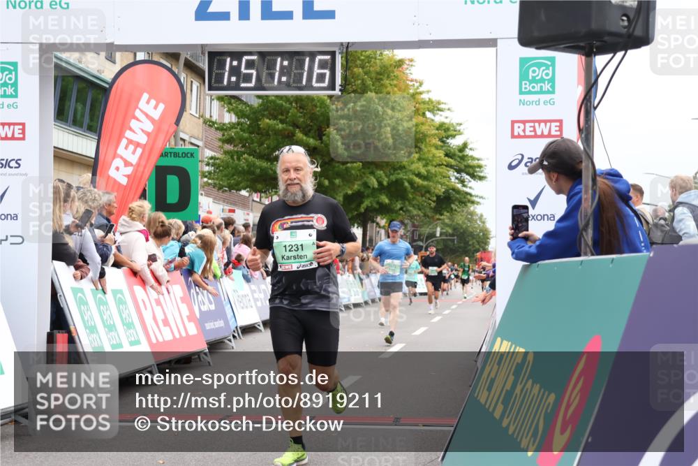 21.09.2025 - PSD Bank Halbmarathon Strokosch-Dieckow http://msf.ph/oto/8919211 21.09.2025 11:50:39 Ziel 1231, 2571, 2572, 2811, 3937 meine-sportfotos.de