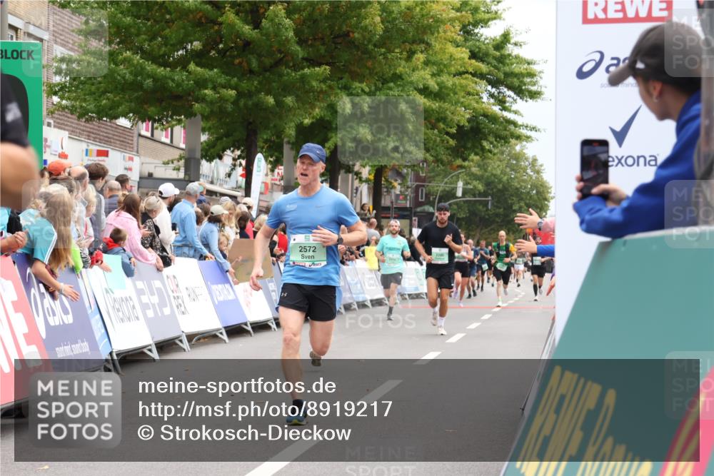 21.09.2025 - PSD Bank Halbmarathon Strokosch-Dieckow http://msf.ph/oto/8919217 21.09.2025 11:50:40 Ziel 1231, 2571, 2572, 2811, 3937 meine-sportfotos.de