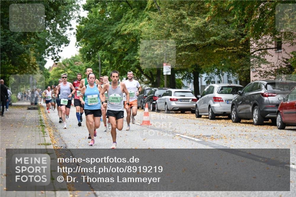 21.09.2025 - PSD Bank Halbmarathon Dr. Thomas Lammeyer http://msf.ph/oto/8919219 21.09.2025 10:37:12 Laufen 1902, 1776, 2226, 1775 meine-sportfotos.de
