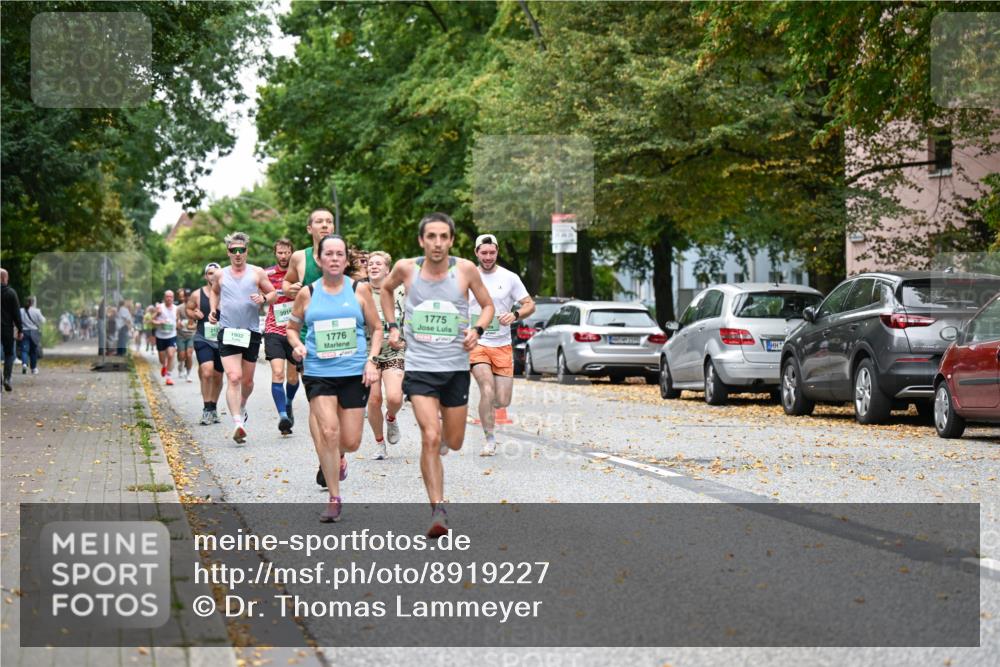 21.09.2025 - PSD Bank Halbmarathon Dr. Thomas Lammeyer http://msf.ph/oto/8919227 21.09.2025 10:37:12 Laufen 1902, 391, 1776, 1775 meine-sportfotos.de