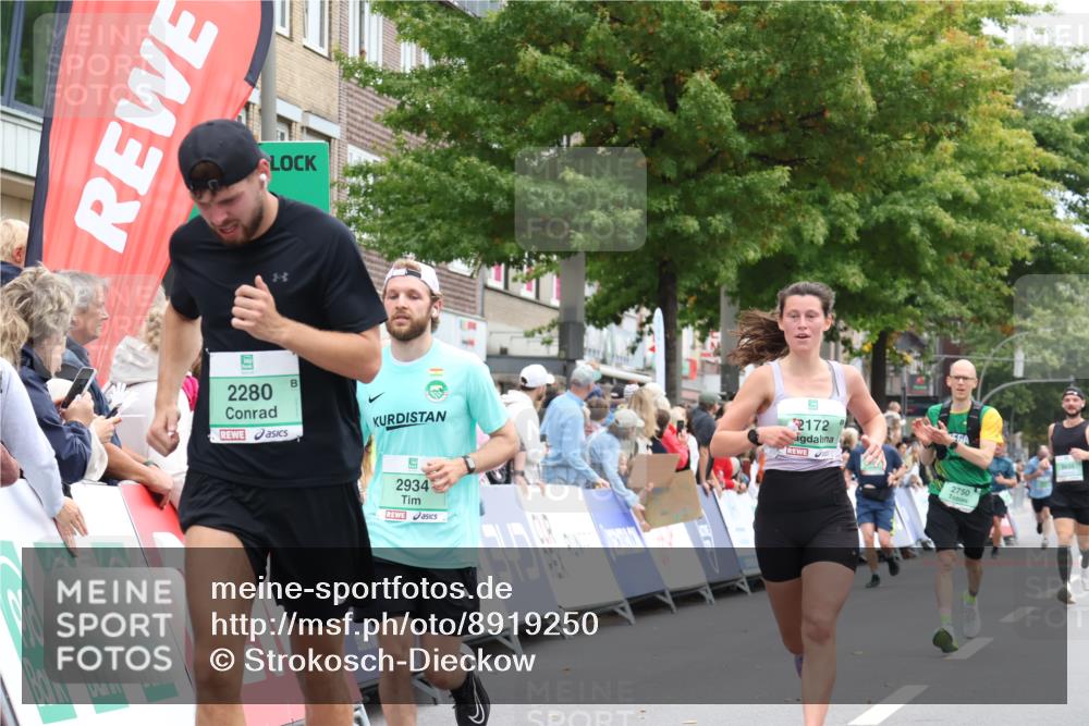 21.09.2025 - PSD Bank Halbmarathon Strokosch-Dieckow http://msf.ph/oto/8919250 21.09.2025 11:50:48 Ziel 2172, 2280, 2572, 2750, 2811, 2934 meine-sportfotos.de