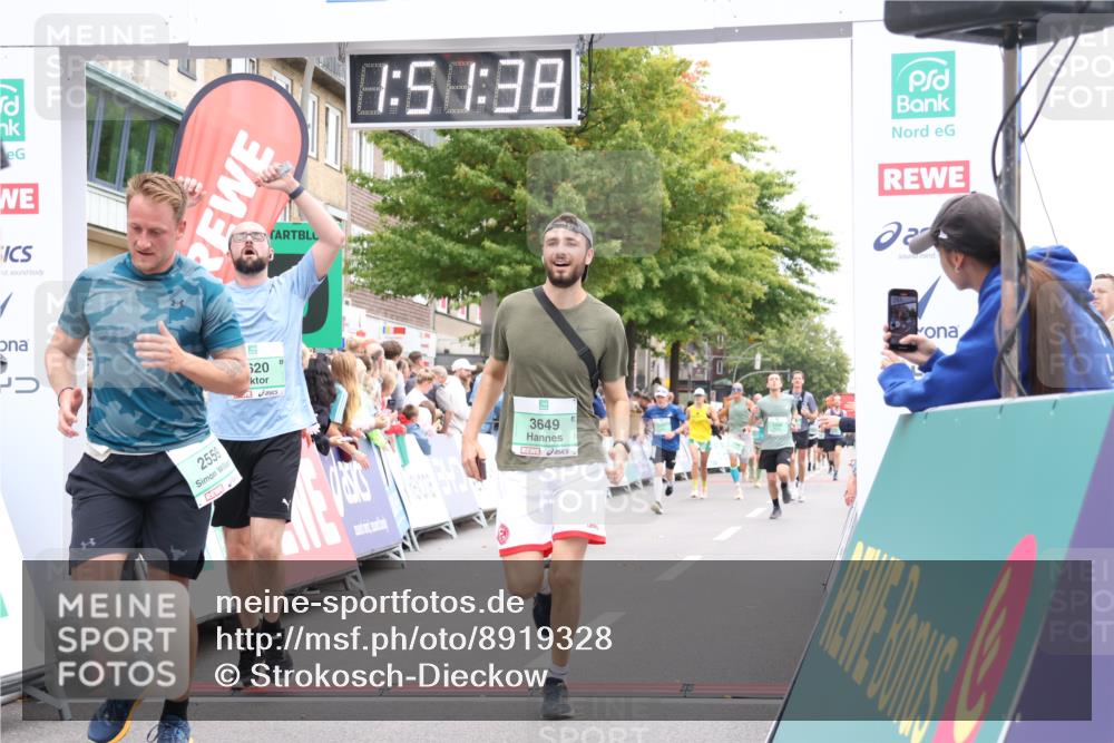 21.09.2025 - PSD Bank Halbmarathon Strokosch-Dieckow http://msf.ph/oto/8919328 21.09.2025 11:51:01 Ziel 1226, 2177, 2256, 2298, 2559, 2620, 3649, 3935 meine-sportfotos.de