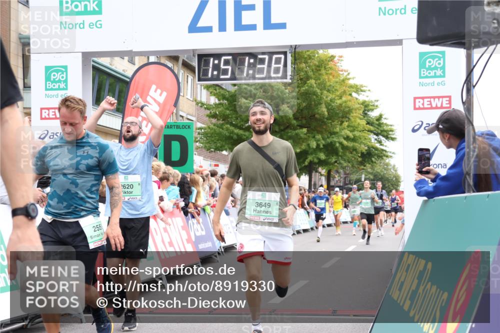 21.09.2025 - PSD Bank Halbmarathon Strokosch-Dieckow http://msf.ph/oto/8919330 21.09.2025 11:51:02 Ziel 1226, 2177, 2256, 2298, 2331, 2559, 2620, 3649, 3935 meine-sportfotos.de