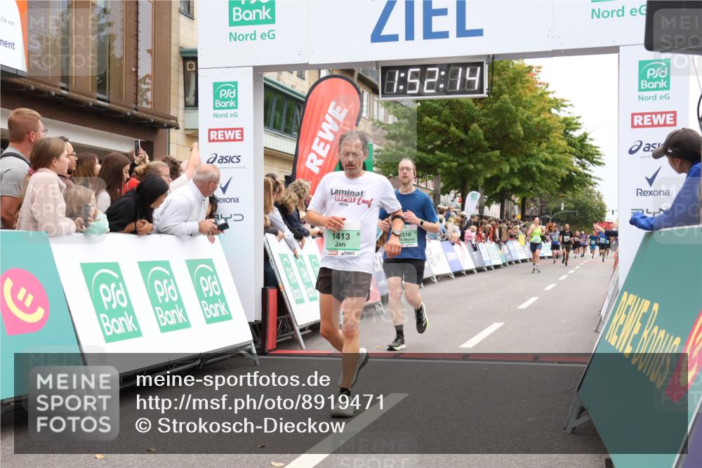 21.09.2025 - PSD Bank Halbmarathon Strokosch-Dieckow http://msf.ph/oto/8919471 21.09.2025 11:51:38 Ziel 1413, 2510, 2951 meine-sportfotos.de
