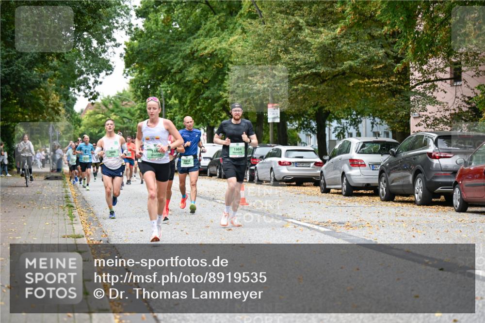 21.09.2025 - PSD Bank Halbmarathon Dr. Thomas Lammeyer http://msf.ph/oto/8919535 21.09.2025 10:37:47 Laufen 3909, 2212, 1984, 2395 meine-sportfotos.de