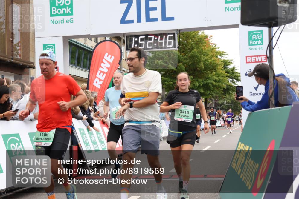 21.09.2025 - PSD Bank Halbmarathon Strokosch-Dieckow http://msf.ph/oto/8919569 21.09.2025 11:52:10 Ziel 1186, 1478, 2066, 2239, 2302, 3416, 4004 meine-sportfotos.de