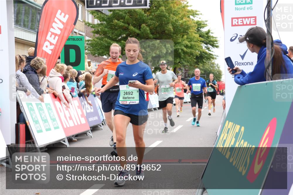 21.09.2025 - PSD Bank Halbmarathon Strokosch-Dieckow http://msf.ph/oto/8919652 21.09.2025 11:52:27 Ziel 1506, 1600, 2356, 2375, 2492, 2512, 2554, 2835, 2844, 2917 meine-sportfotos.de