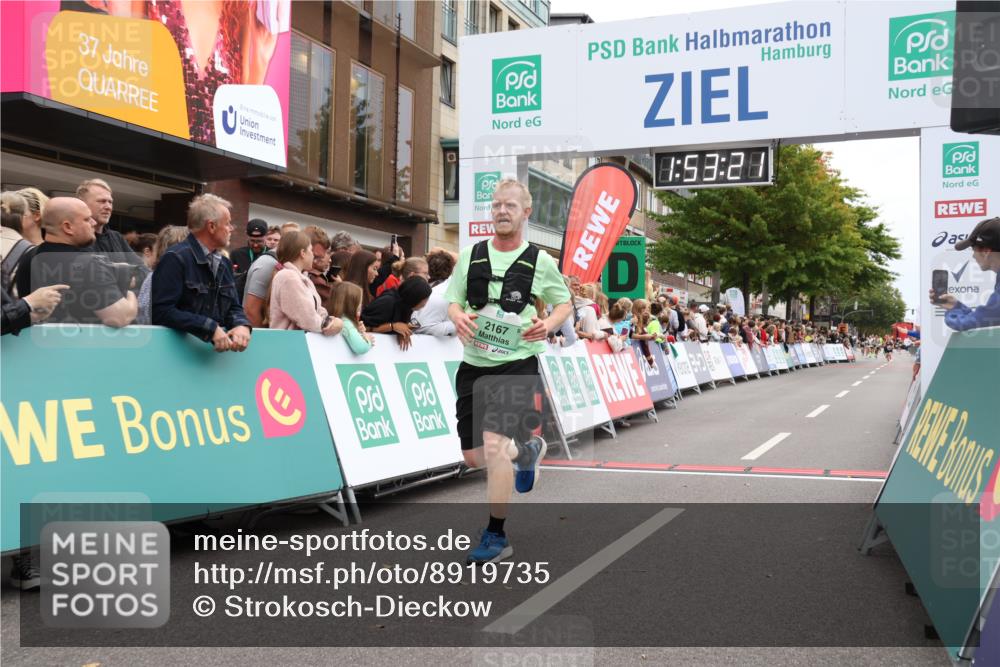 21.09.2025 - PSD Bank Halbmarathon Strokosch-Dieckow http://msf.ph/oto/8919735 21.09.2025 11:52:45 Ziel 2167, 2392, 2984, 4053 meine-sportfotos.de
