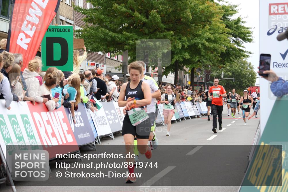 21.09.2025 - PSD Bank Halbmarathon Strokosch-Dieckow http://msf.ph/oto/8919744 21.09.2025 11:52:59 Ziel 2228, 2301, 2305, 2339 meine-sportfotos.de