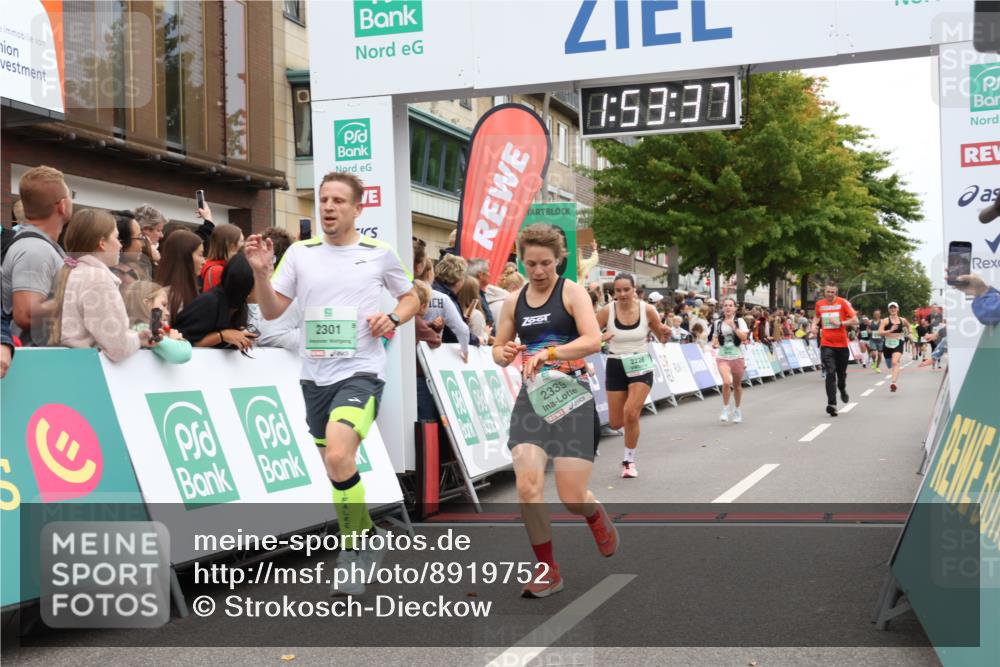 21.09.2025 - PSD Bank Halbmarathon Strokosch-Dieckow http://msf.ph/oto/8919752 21.09.2025 11:53:01 Ziel 1102, 1298, 2228, 2301, 2305, 2339 meine-sportfotos.de