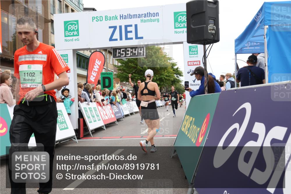 21.09.2025 - PSD Bank Halbmarathon Strokosch-Dieckow http://msf.ph/oto/8919781 21.09.2025 11:53:07 Ziel 1102, 1298, 1647, 2228, 2301, 2305, 2339, 2404, 3967 meine-sportfotos.de