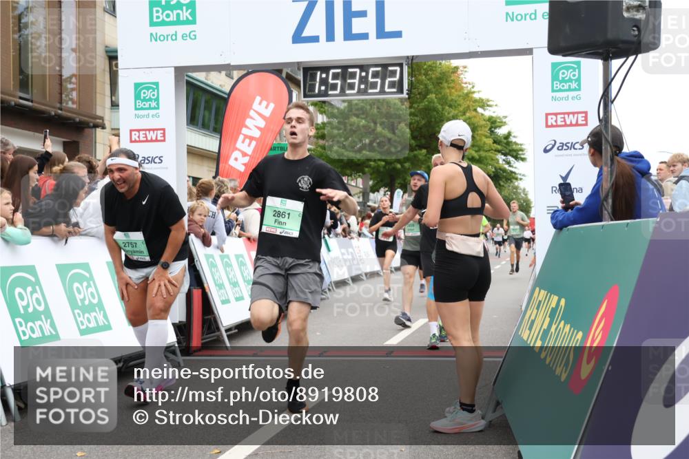 21.09.2025 - PSD Bank Halbmarathon Strokosch-Dieckow http://msf.ph/oto/8919808 21.09.2025 11:53:16 Ziel 1297, 1647, 2219, 2254, 2374, 2404, 2459, 2515, 2757, 2813, 2861, 3967 meine-sportfotos.de
