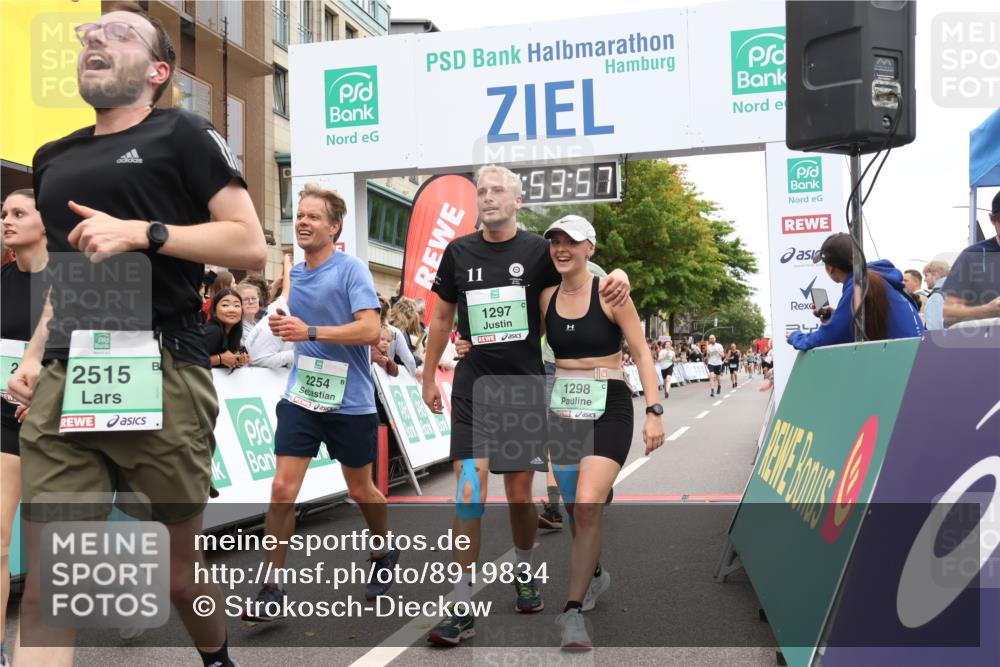 21.09.2025 - PSD Bank Halbmarathon Strokosch-Dieckow http://msf.ph/oto/8919834 21.09.2025 11:53:20 Ziel 1297, 2219, 2254, 2374, 2427, 2459, 2515, 2757, 2813, 2861 meine-sportfotos.de
