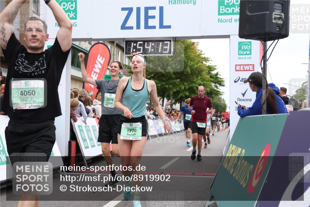 21.09.2025 - PSD Bank Halbmarathon Strokosch-Dieckow http://msf.ph/oto/8919902 21.09.2025 11:53:36 Ziel 1254, 1366, 1770, 2246, 2552, 2588, 2876, 2947, 3919, 4050 meine-sportfotos.de