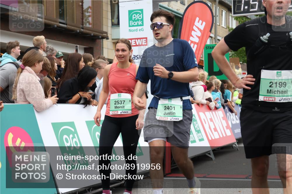 21.09.2025 - PSD Bank Halbmarathon Strokosch-Dieckow http://msf.ph/oto/8919956 21.09.2025 11:53:48 Ziel 1254, 1572, 1724, 2199, 2309, 2401, 2537, 2545, 2625, 2687, 2804, 2805, 3901, 3997 meine-sportfotos.de