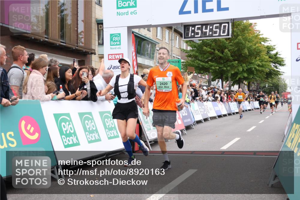 21.09.2025 - PSD Bank Halbmarathon Strokosch-Dieckow http://msf.ph/oto/8920163 21.09.2025 11:54:13 Ziel 2144, 2420, 2505, 2736, 2848, 2863, 3938 meine-sportfotos.de