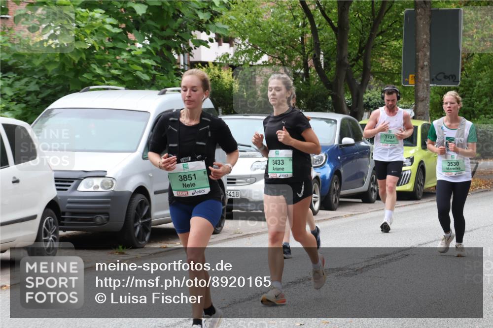 21.09.2025 - PSD Bank Halbmarathon Luisa Fischer http://msf.ph/oto/8920165 21.09.2025 12:02:29 Laufen 3851, 418, 3433, 3737, 3530 meine-sportfotos.de