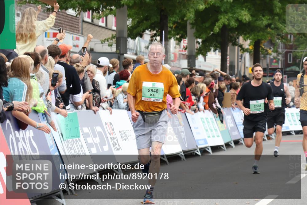 21.09.2025 - PSD Bank Halbmarathon Strokosch-Dieckow http://msf.ph/oto/8920178 21.09.2025 11:54:16 Ziel 1772, 2144, 2420, 2505, 2658, 2736, 2848, 3938 meine-sportfotos.de