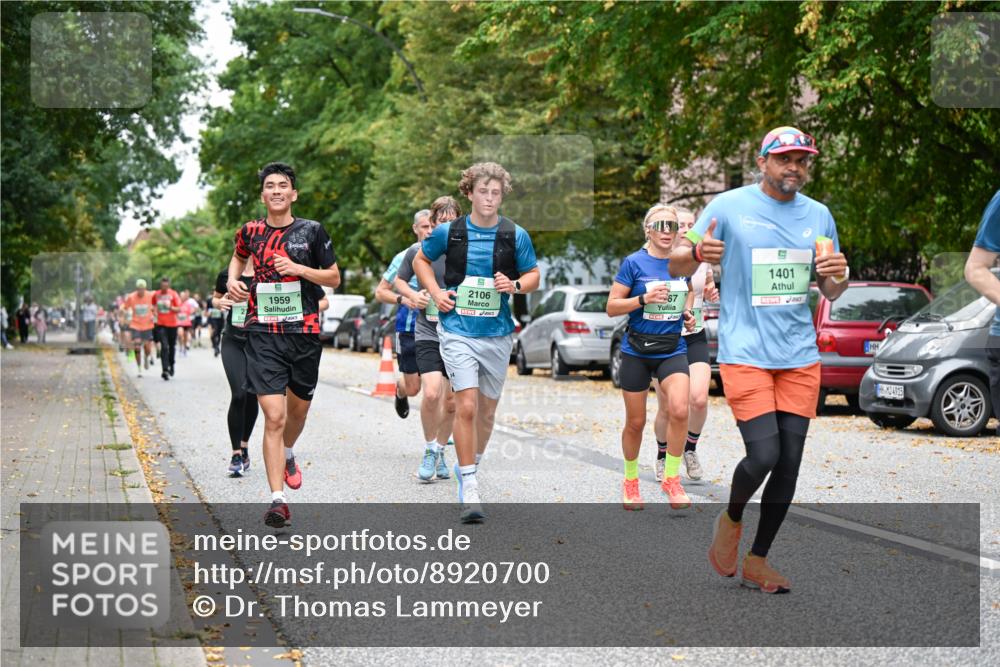 21.09.2025 - PSD Bank Halbmarathon Dr. Thomas Lammeyer http://msf.ph/oto/8920700 21.09.2025 10:39:42 Laufen 2106, 67, 1959, 1401, 4915 meine-sportfotos.de