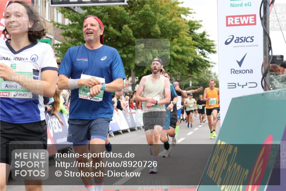 21.09.2025 - PSD Bank Halbmarathon Strokosch-Dieckow http://msf.ph/oto/8920726 21.09.2025 11:55:59 Ziel 1124, 1273, 1536, 1568, 1818, 1819, 2210, 2218, 2399, 2456, 2488, 2587, 2636, 2642, 2901, 3166, 3959 meine-sportfotos.de