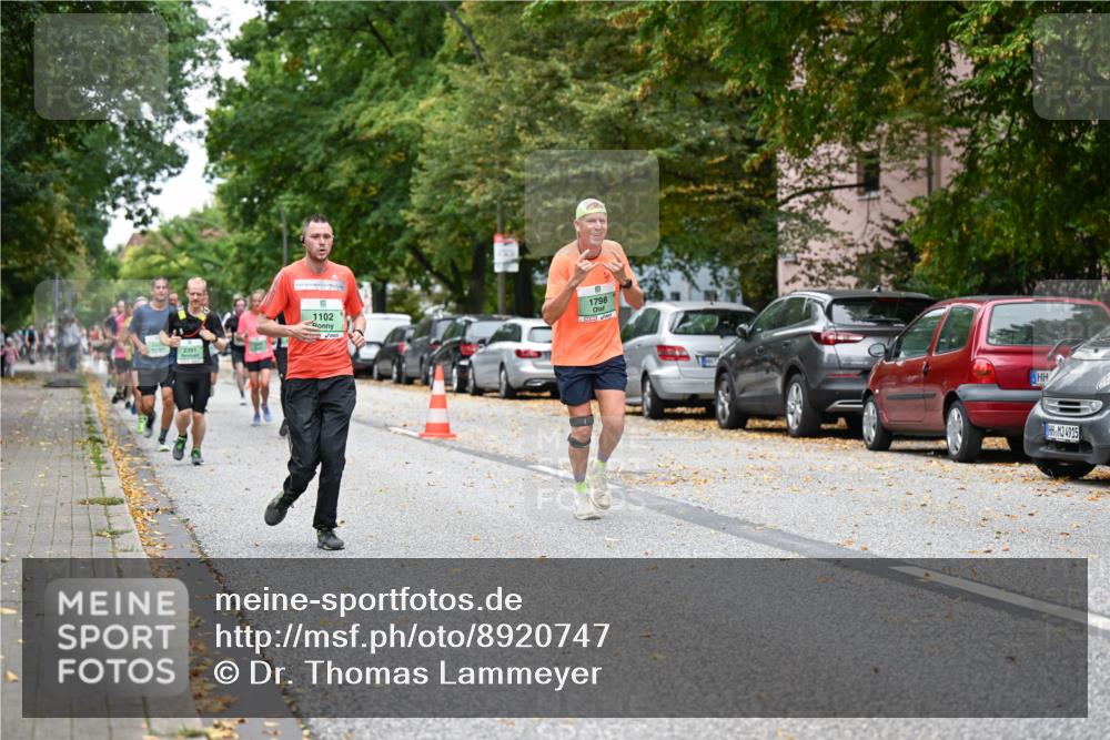 21.09.2025 - PSD Bank Halbmarathon Dr. Thomas Lammeyer http://msf.ph/oto/8920747 21.09.2025 10:39:49 Laufen 23915, 1102, 1798, 4915 meine-sportfotos.de