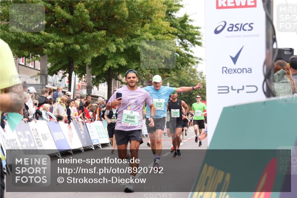 21.09.2025 - PSD Bank Halbmarathon Strokosch-Dieckow http://msf.ph/oto/8920792 21.09.2025 11:56:15 Ziel 1038, 1133, 1615, 2187, 2222, 2323, 2535, 2626, 2792, 2829, 2884, 3743, 3903, 3996, 4013, 4062 meine-sportfotos.de