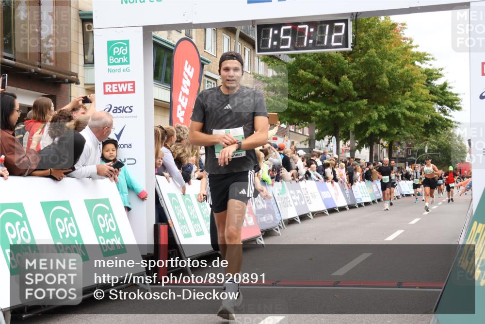 21.09.2025 - PSD Bank Halbmarathon Strokosch-Dieckow http://msf.ph/oto/8920891 21.09.2025 11:56:35 Ziel 2258, 2569, 2746, 2793, 2878, 2932 meine-sportfotos.de