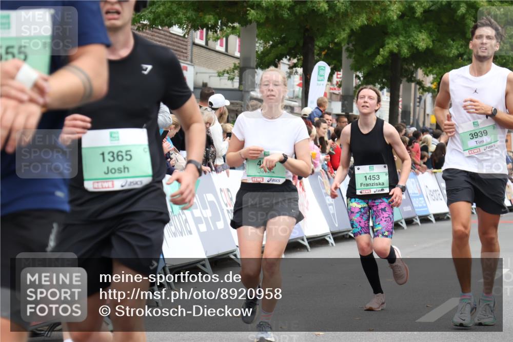 21.09.2025 - PSD Bank Halbmarathon Strokosch-Dieckow http://msf.ph/oto/8920958 21.09.2025 11:56:59 Ziel 1229, 1365, 1453, 2411, 2526, 2555, 2676, 2760, 2927, 3939, 4056 meine-sportfotos.de