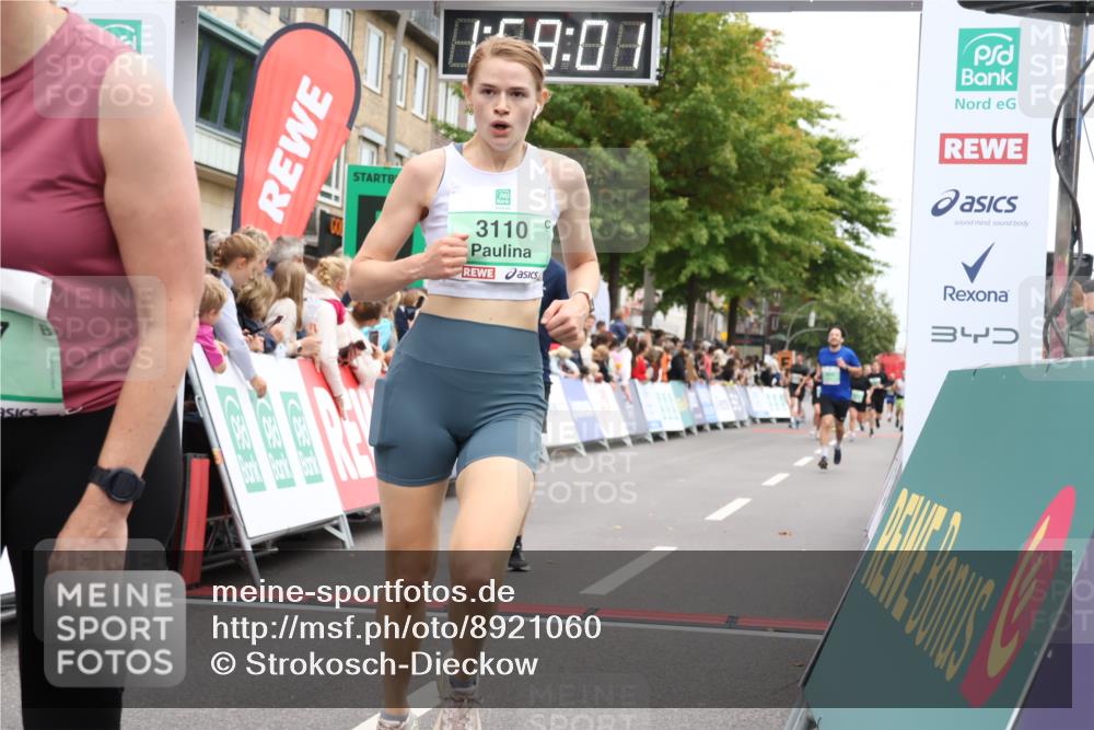 21.09.2025 - PSD Bank Halbmarathon Strokosch-Dieckow http://msf.ph/oto/8921060 21.09.2025 11:57:25 Ziel 1337, 1746, 2277, 2465, 2649, 3110, 4025 meine-sportfotos.de