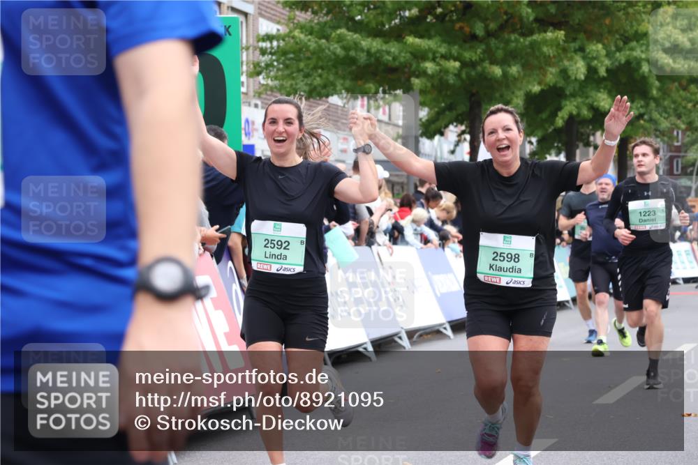 21.09.2025 - PSD Bank Halbmarathon Strokosch-Dieckow http://msf.ph/oto/8921095 21.09.2025 11:57:33 Ziel 1223, 2319, 2465, 2592, 2598, 4059 meine-sportfotos.de