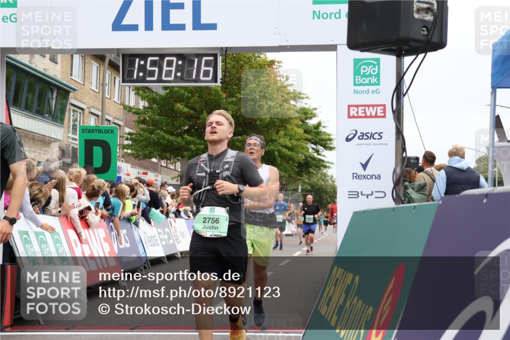 21.09.2025 - PSD Bank Halbmarathon Strokosch-Dieckow http://msf.ph/oto/8921123 21.09.2025 11:57:40 Ziel 1223, 1397, 2319, 2592, 2598, 2756, 3945, 4061 meine-sportfotos.de