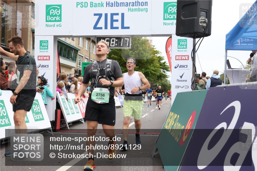 21.09.2025 - PSD Bank Halbmarathon Strokosch-Dieckow http://msf.ph/oto/8921129 21.09.2025 11:57:41 Ziel 1223, 1397, 1693, 2319, 2592, 2598, 2756, 3945, 4061 meine-sportfotos.de
