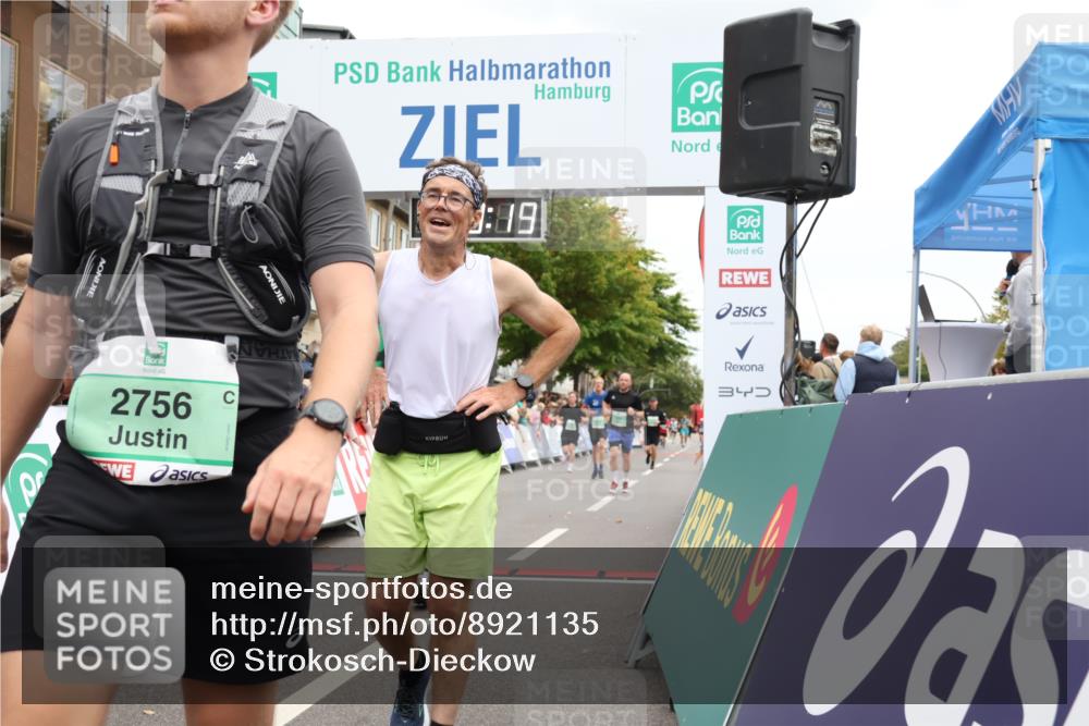 21.09.2025 - PSD Bank Halbmarathon Strokosch-Dieckow http://msf.ph/oto/8921135 21.09.2025 11:57:42 Ziel 1223, 1397, 1693, 2319, 2756, 3945, 4061 meine-sportfotos.de