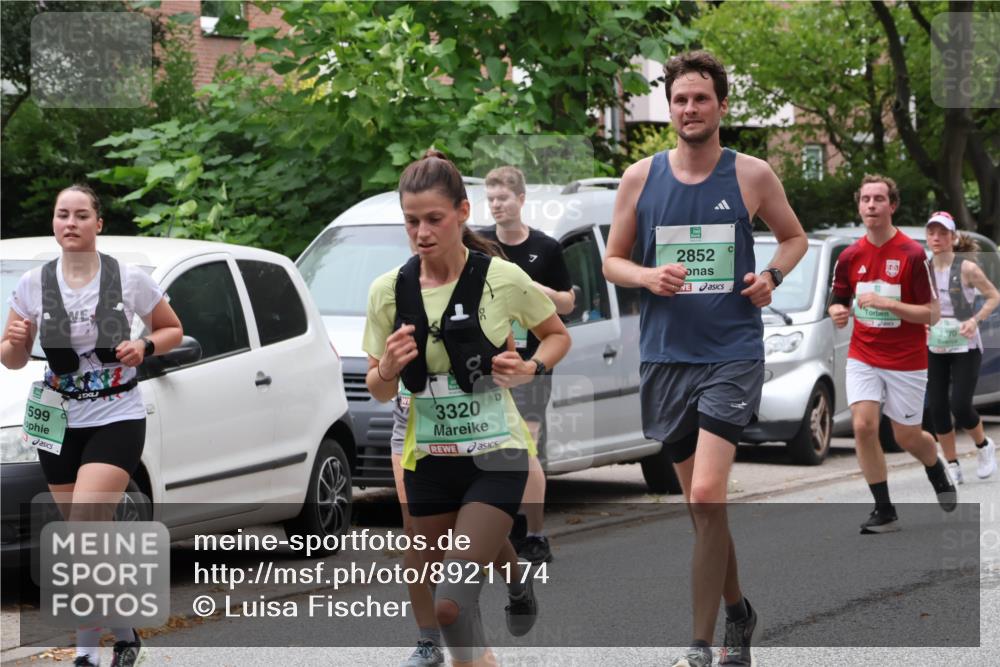21.09.2025 - PSD Bank Halbmarathon Luisa Fischer http://msf.ph/oto/8921174 21.09.2025 12:03:17 Laufen 599, 00, 3320, 2852, 3070 meine-sportfotos.de