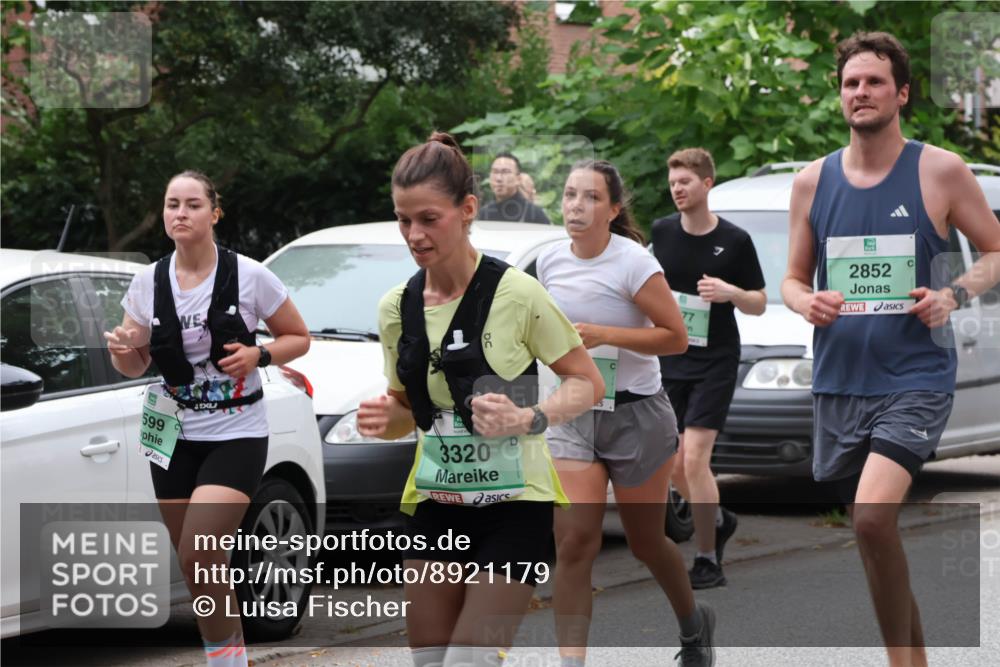 21.09.2025 - PSD Bank Halbmarathon Luisa Fischer http://msf.ph/oto/8921179 21.09.2025 12:03:18 Laufen 599, 3320, 77, 2852 meine-sportfotos.de