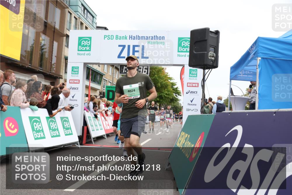 21.09.2025 - PSD Bank Halbmarathon Strokosch-Dieckow http://msf.ph/oto/8921218 21.09.2025 11:58:00 Ziel 1158, 2546, 2586, 2836, 3375, 4024, 4039 meine-sportfotos.de