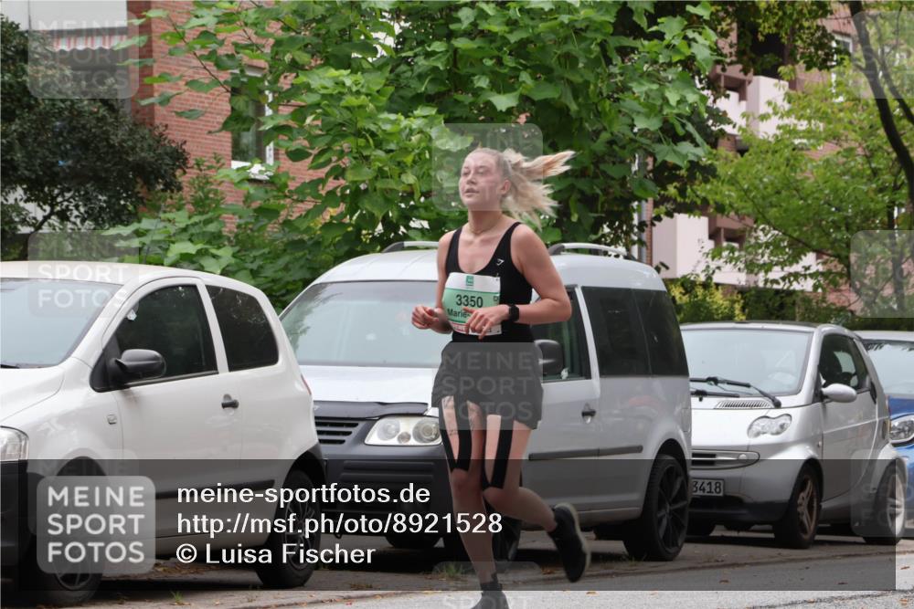 21.09.2025 - PSD Bank Halbmarathon Luisa Fischer http://msf.ph/oto/8921528 21.09.2025 12:05:04 Laufen 3350, 3418 meine-sportfotos.de