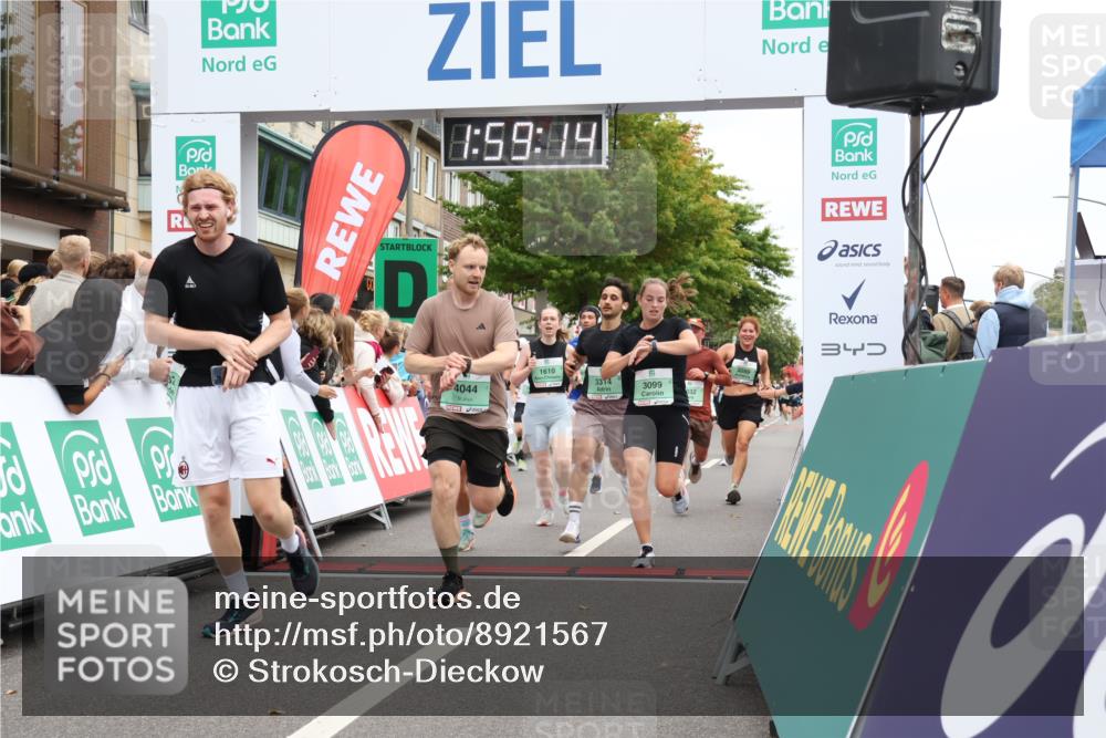 21.09.2025 - PSD Bank Halbmarathon Strokosch-Dieckow http://msf.ph/oto/8921567 21.09.2025 11:58:37 Ziel 1197, 1275, 1276, 1322, 1610, 2289, 2324, 2343, 2637, 2826, 2832, 2858, 2961, 3032, 3092, 3099, 3170, 3314, 3960, 4044 meine-sportfotos.de