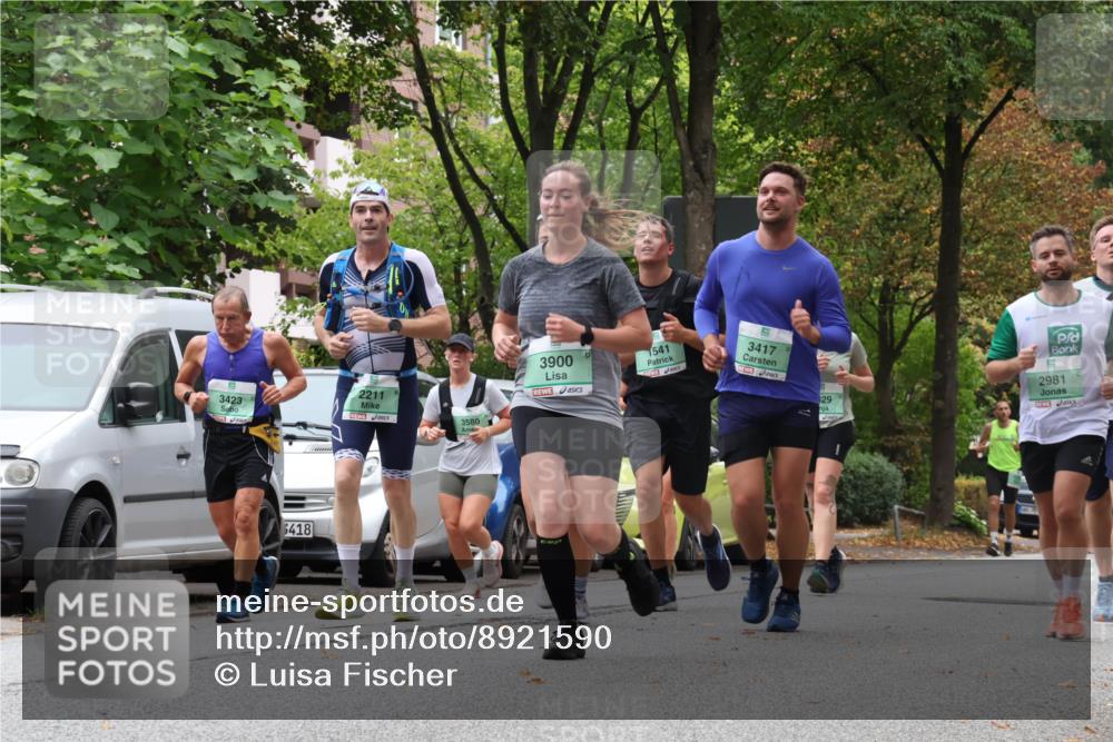 21.09.2025 - PSD Bank Halbmarathon Luisa Fischer http://msf.ph/oto/8921590 21.09.2025 12:05:31 Laufen 2211, 3423, 3580, 418, 3900, 1541, 3417, 2981, 29 meine-sportfotos.de