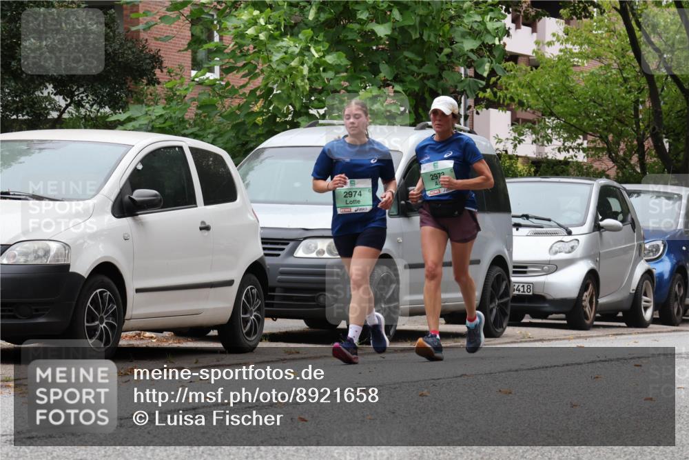 21.09.2025 - PSD Bank Halbmarathon Luisa Fischer http://msf.ph/oto/8921658 21.09.2025 12:06:03 Laufen 2974, 2972, 418 meine-sportfotos.de