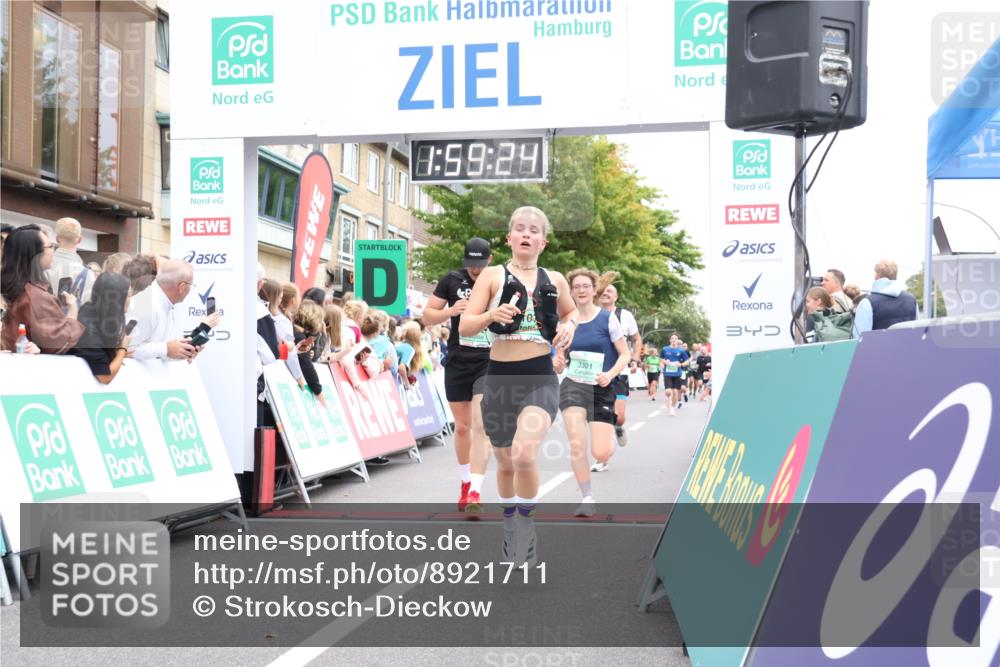 21.09.2025 - PSD Bank Halbmarathon Strokosch-Dieckow http://msf.ph/oto/8921711 21.09.2025 11:58:47 Ziel 1107, 1275, 1276, 2324, 2482, 2622, 2826, 2858, 2961, 3092, 3170, 3301, 3521 meine-sportfotos.de