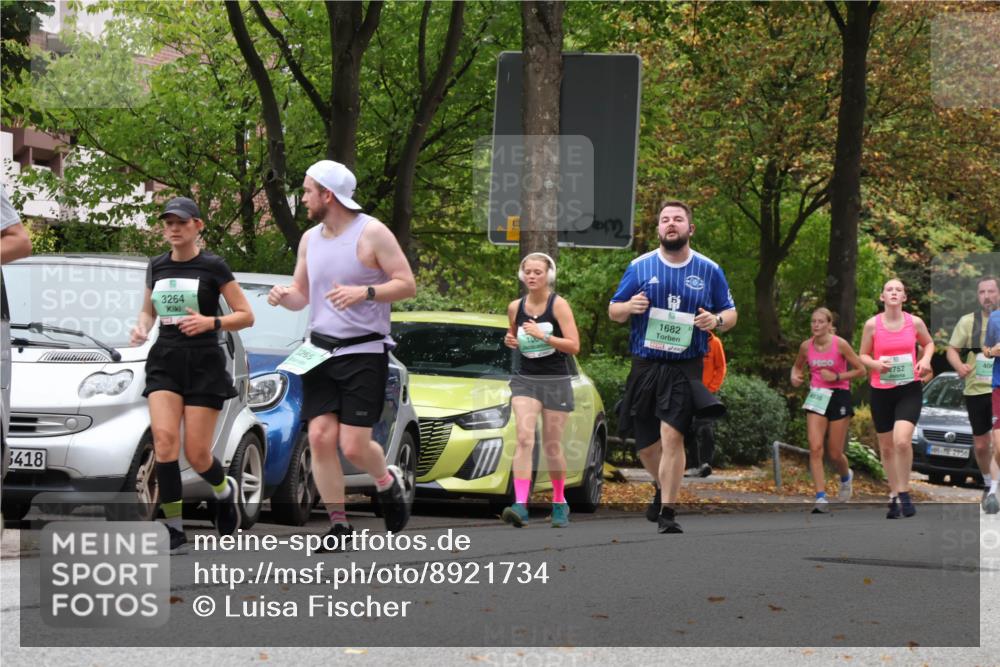 21.09.2025 - PSD Bank Halbmarathon Luisa Fischer http://msf.ph/oto/8921734 21.09.2025 12:06:37 Laufen 3418, 3264, 1682, 752, 406, 4030, 2956 meine-sportfotos.de