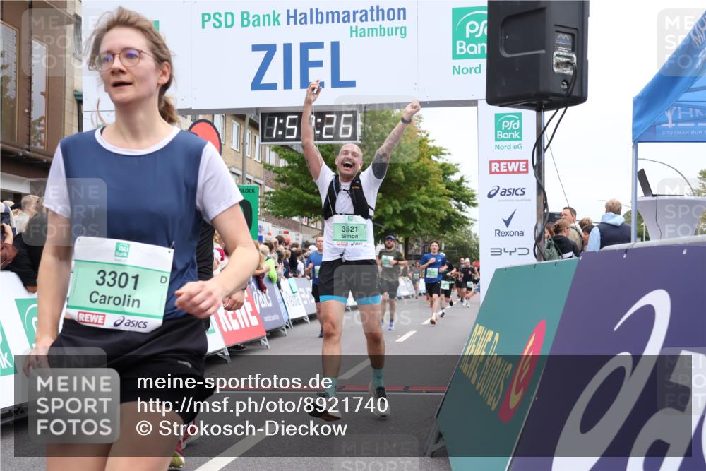 21.09.2025 - PSD Bank Halbmarathon Strokosch-Dieckow http://msf.ph/oto/8921740 21.09.2025 11:58:49 Ziel 1107, 1521, 2324, 2482, 2622, 2826, 2928, 2961, 3198, 3301, 3521 meine-sportfotos.de