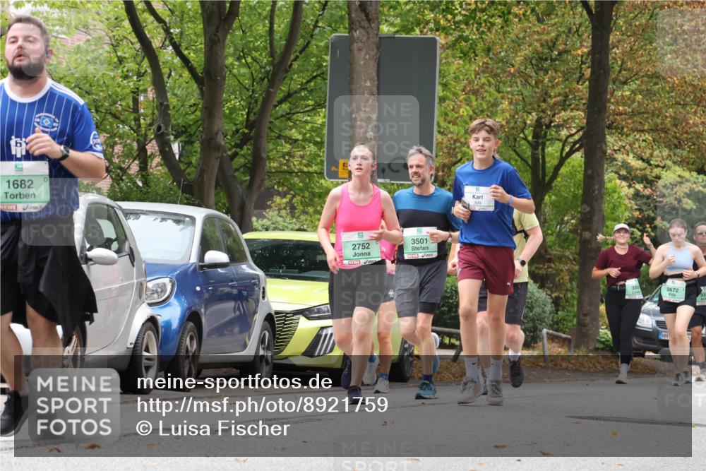 21.09.2025 - PSD Bank Halbmarathon Luisa Fischer http://msf.ph/oto/8921759 21.09.2025 12:06:42 Laufen 1682, 2752, 3501, 399, 334, 3672, 331 meine-sportfotos.de