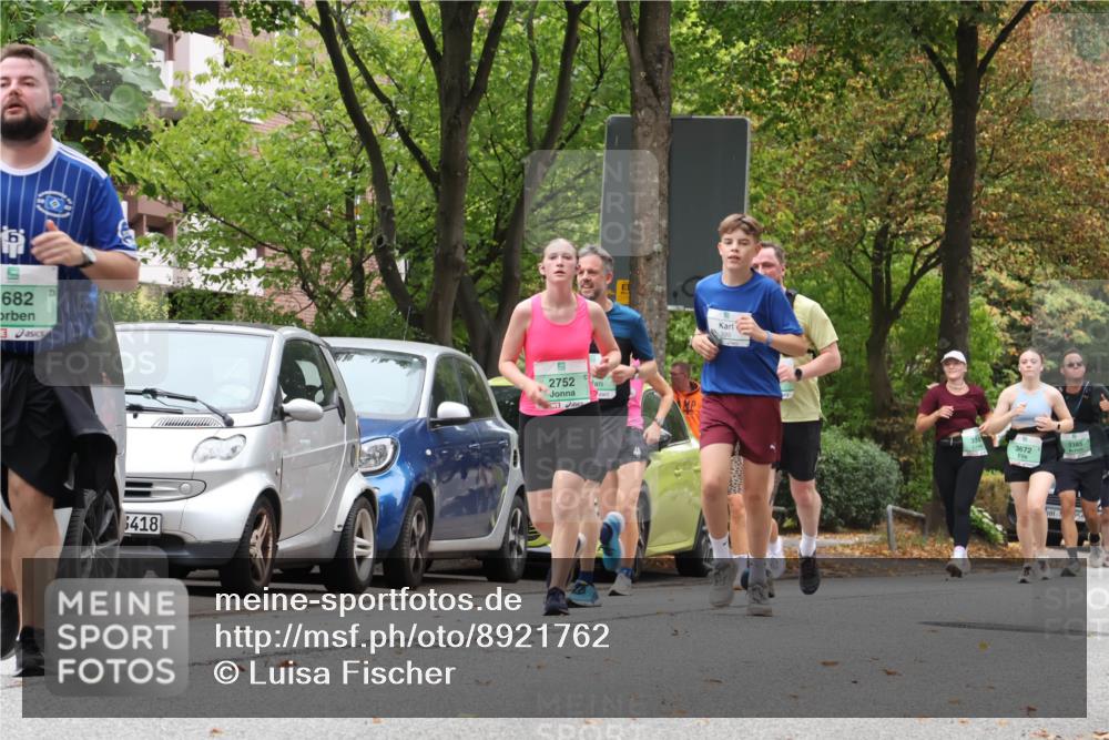 21.09.2025 - PSD Bank Halbmarathon Luisa Fischer http://msf.ph/oto/8921762 21.09.2025 12:06:42 Laufen 682, 3418, 2752, 3672, 3385 meine-sportfotos.de