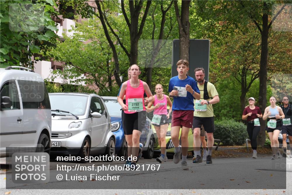 21.09.2025 - PSD Bank Halbmarathon Luisa Fischer http://msf.ph/oto/8921767 21.09.2025 12:06:43 Laufen 3418, 2752, 4030, 399, 406, 334, 3385, 3672 meine-sportfotos.de