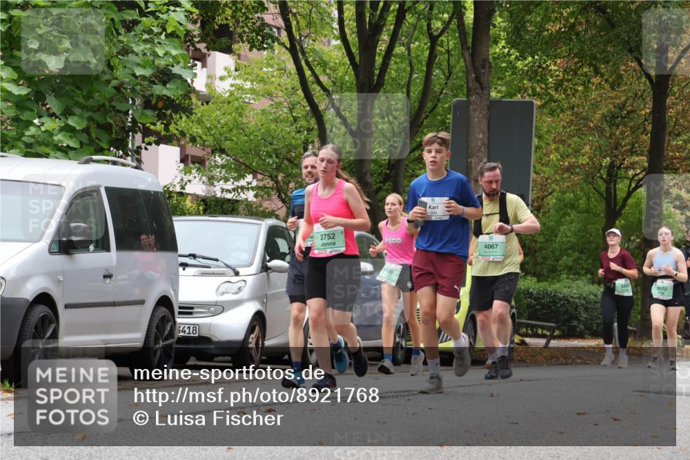21.09.2025 - PSD Bank Halbmarathon Luisa Fischer http://msf.ph/oto/8921768 21.09.2025 12:06:43 Laufen 3418, 2752, 4030, 399, 4067, 3347, 3672 meine-sportfotos.de