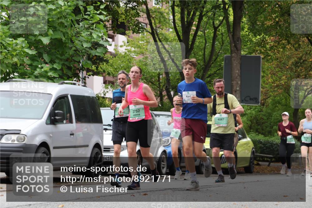 21.09.2025 - PSD Bank Halbmarathon Luisa Fischer http://msf.ph/oto/8921771 21.09.2025 12:06:44 Laufen 6418, 2752, 4030, 399, 4067, 3, 334, 3672 meine-sportfotos.de