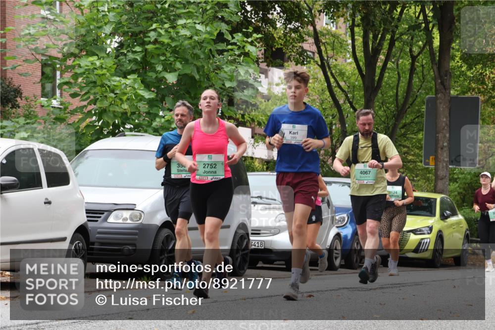 21.09.2025 - PSD Bank Halbmarathon Luisa Fischer http://msf.ph/oto/8921777 21.09.2025 12:06:45 Laufen 350, 2752, 418, 399, 4067, 124 meine-sportfotos.de