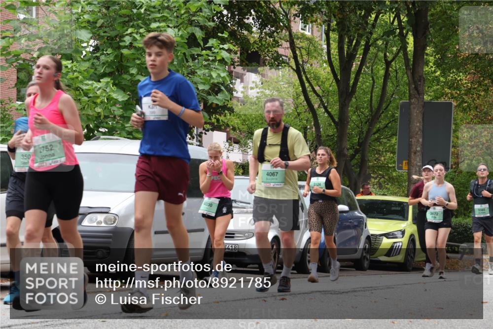 21.09.2025 - PSD Bank Halbmarathon Luisa Fischer http://msf.ph/oto/8921785 21.09.2025 12:06:46 Laufen 350, 2752, 399, 4030, 418, 4067, 3124, 3385, 3672 meine-sportfotos.de